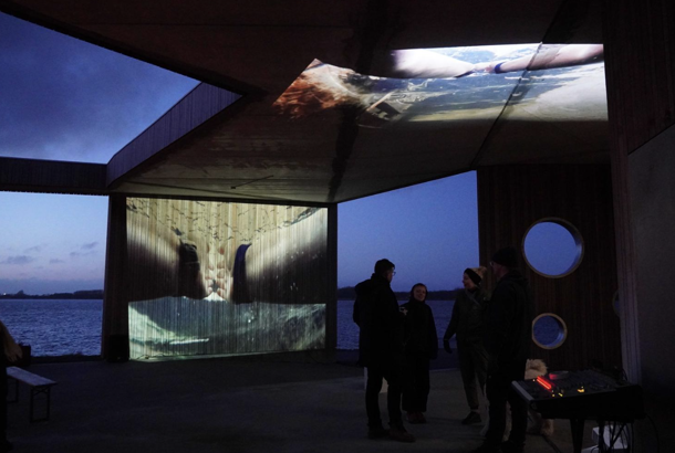 aasj, "blue synnyt", outdoor installation (2024), foto; Rikke Ehlers