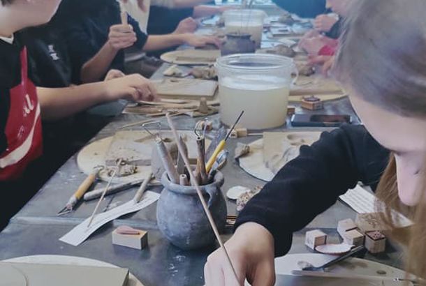 Kreativt arbejde med konfirmand ordet