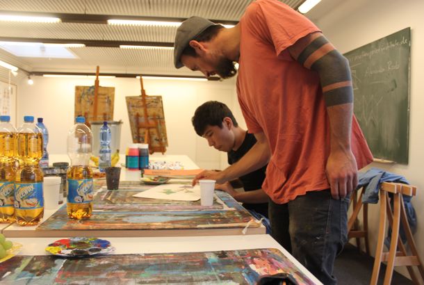 Illustrationsworkshop med unge flygtningemed unge 